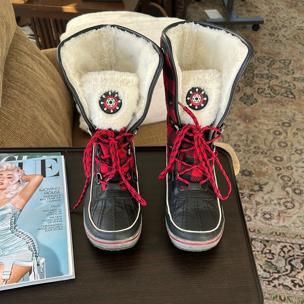 Women's Black and Red Winter Boots w/Faux Shearling Lining